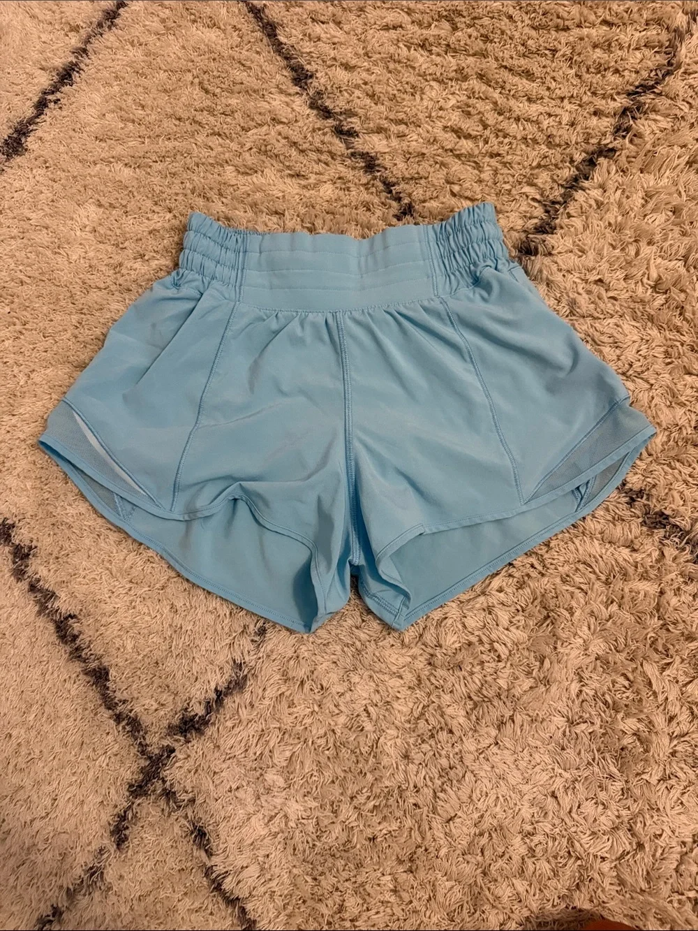 lululemon athletica Sky Blue hotty hots in size 2